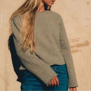 Merino Wool Women’s Powder Cropped Crew Sweater